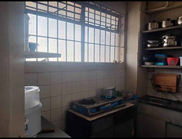3 BEDROOM APARTMENT FOR SALE IN HILLBROW